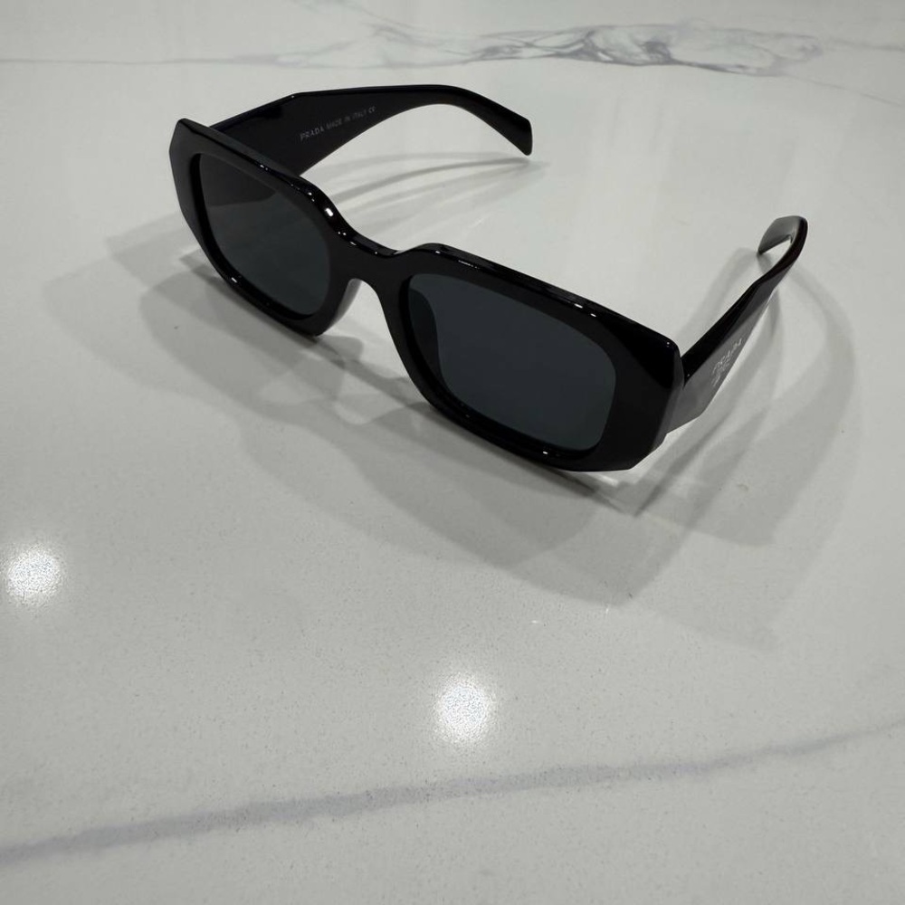 Black Milano Prada Shades Rectangular Women's Sun… - image 5